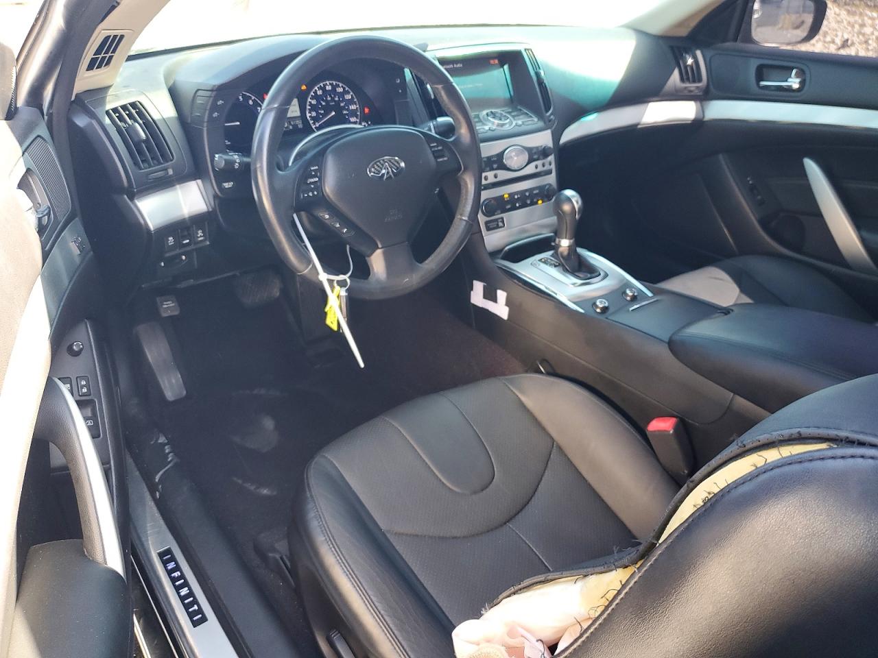 INFINITI Q60 Journey