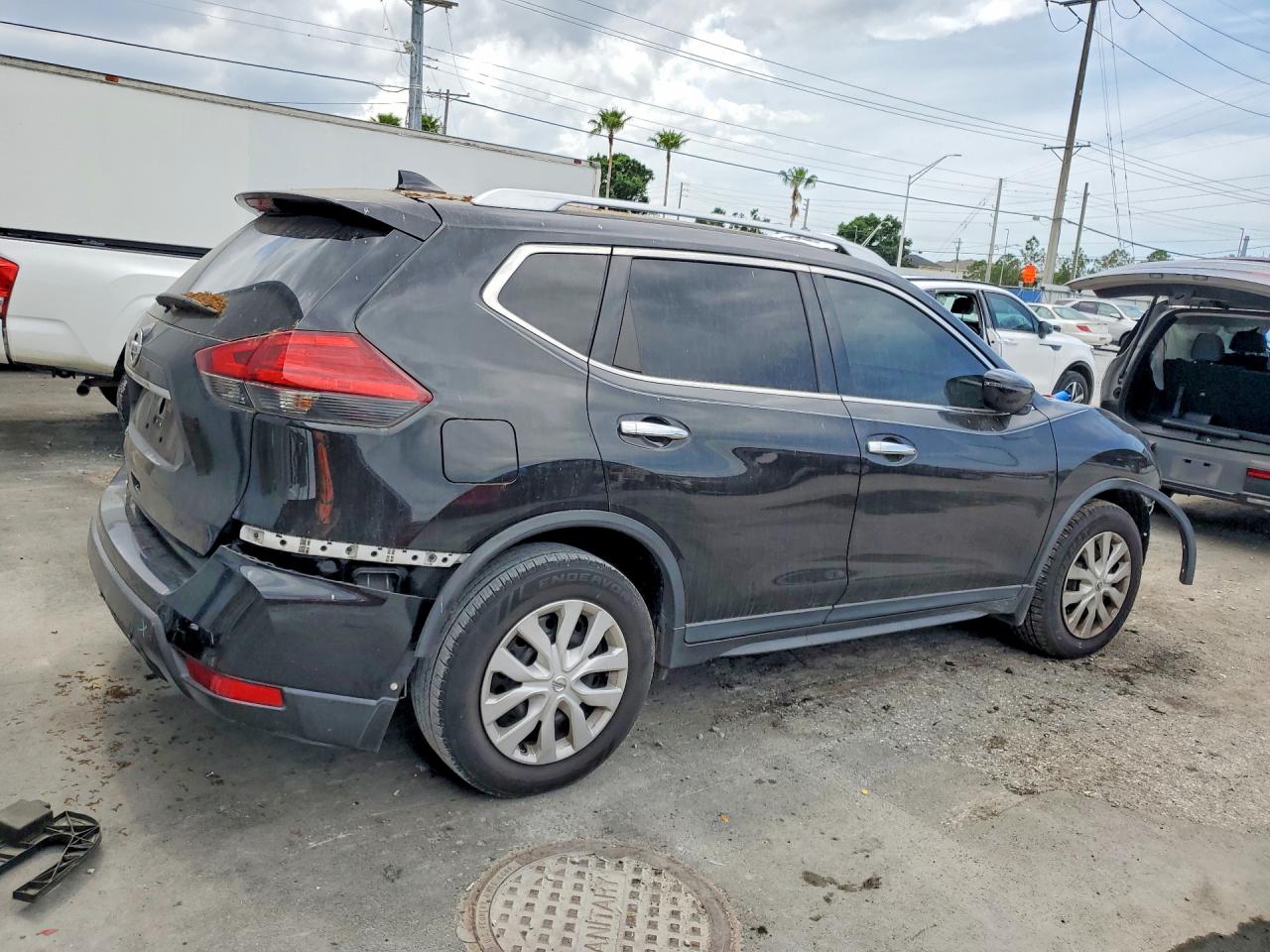 Nissan Rogue S