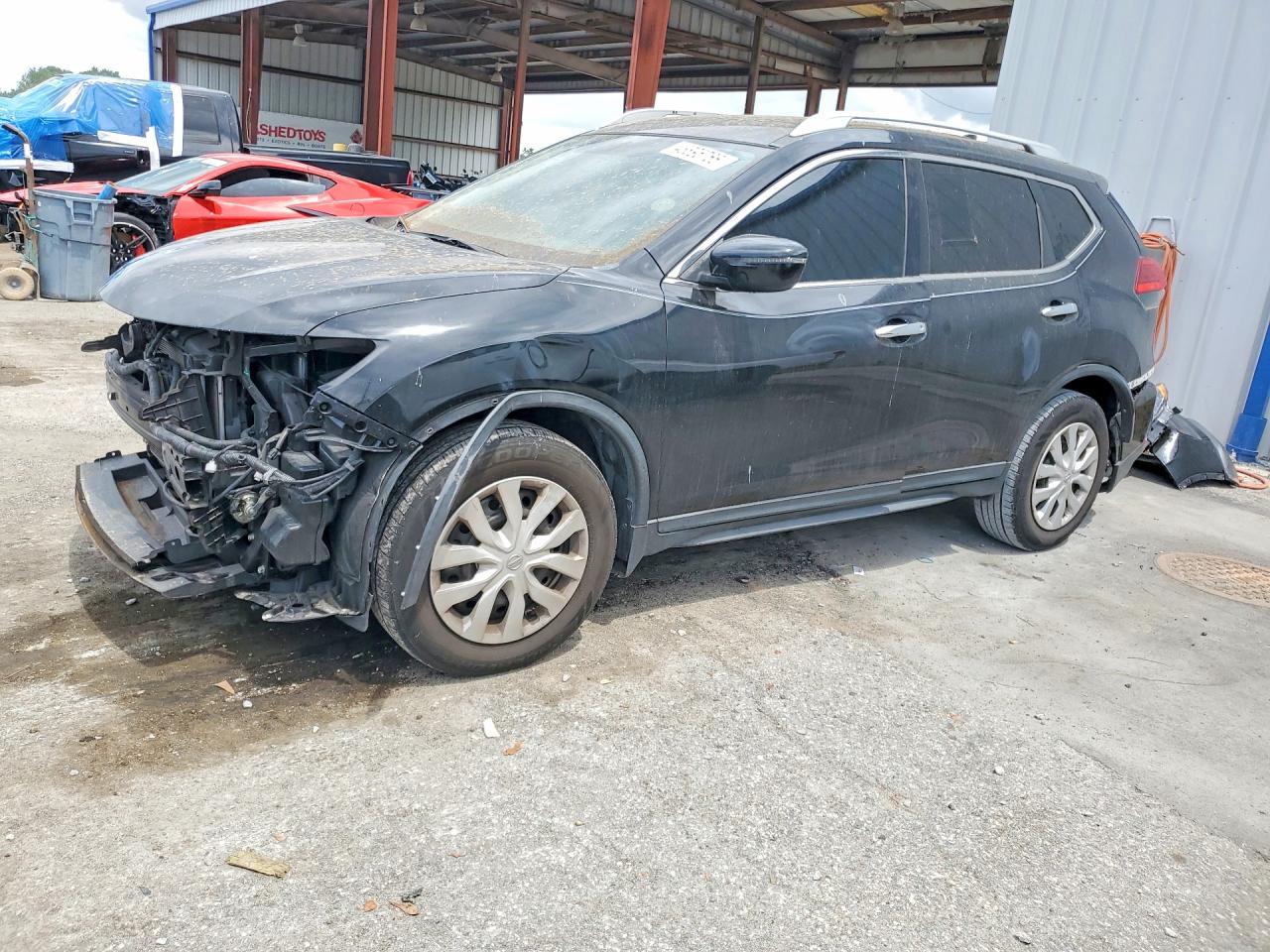 Salvage Nissan Rogue Image