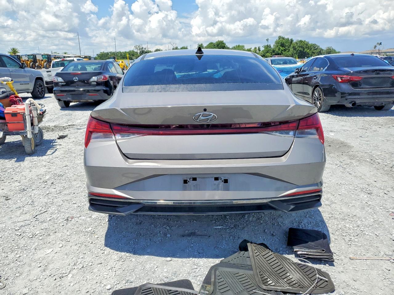Hyundai ELANTRA Sel