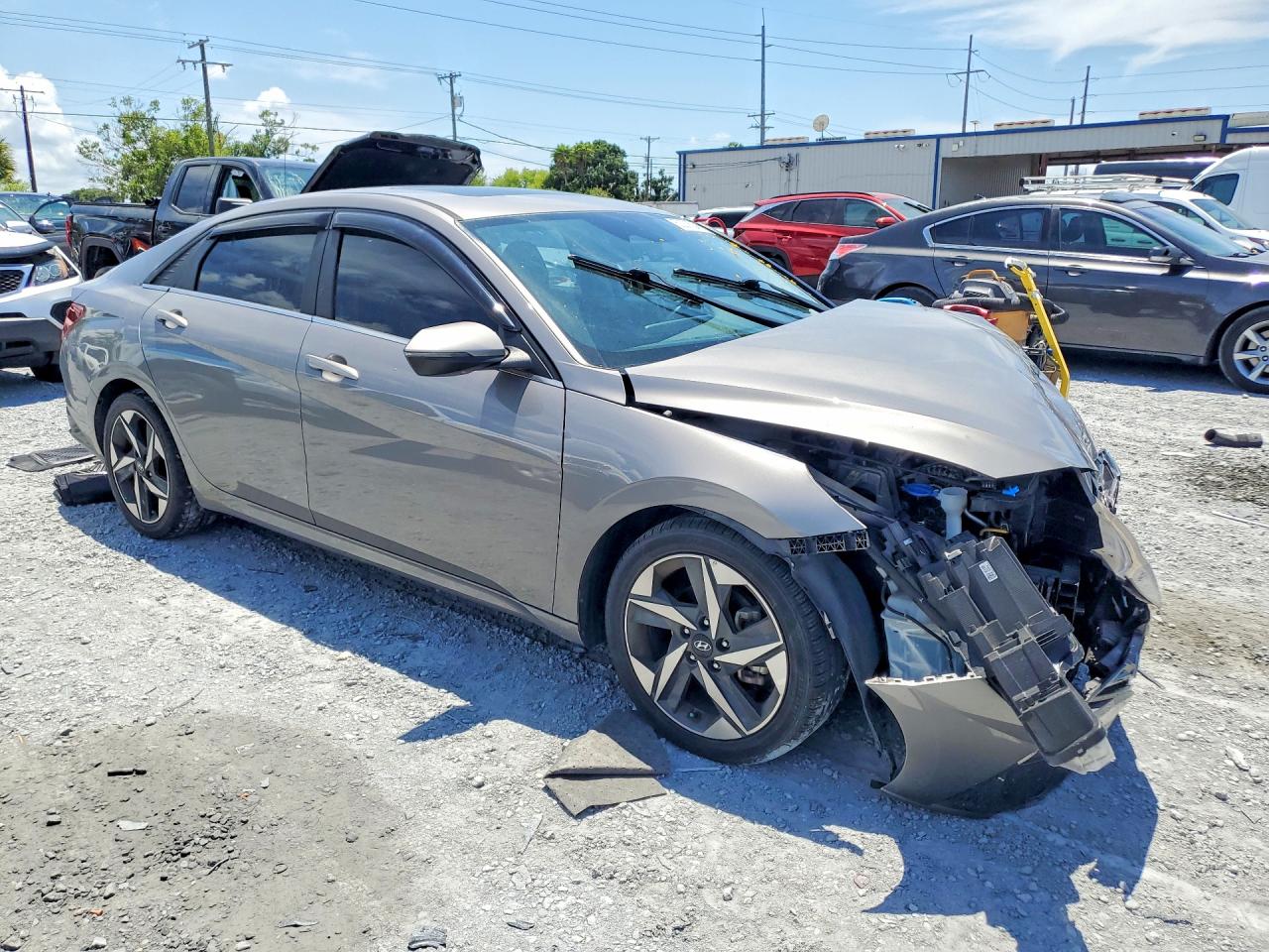 Hyundai ELANTRA Sel