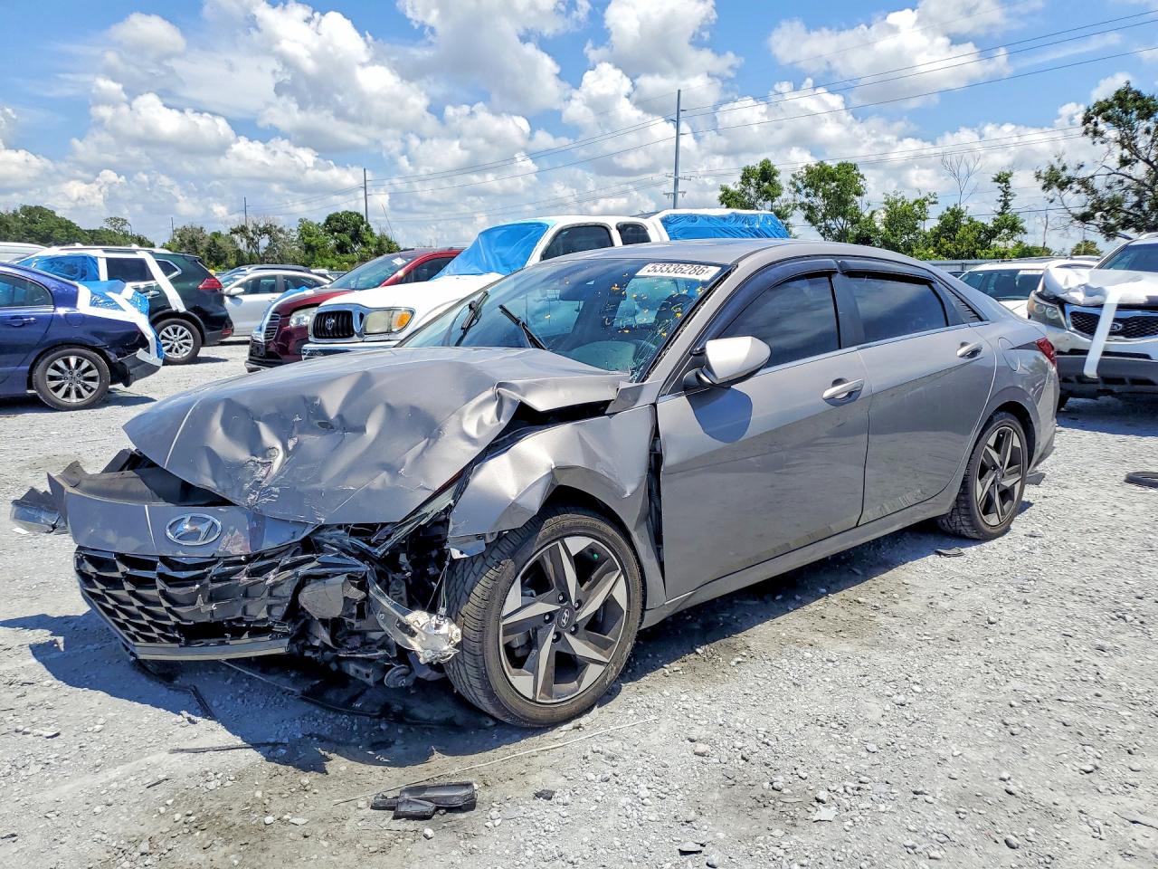 Salvage Hyundai ELANTRA Image
