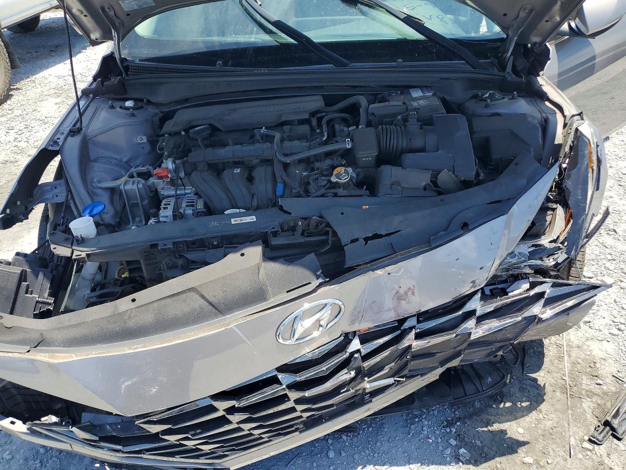Hyundai ELANTRA Sel