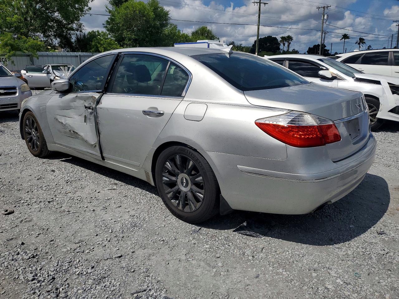 Hyundai Genesis 3.8l