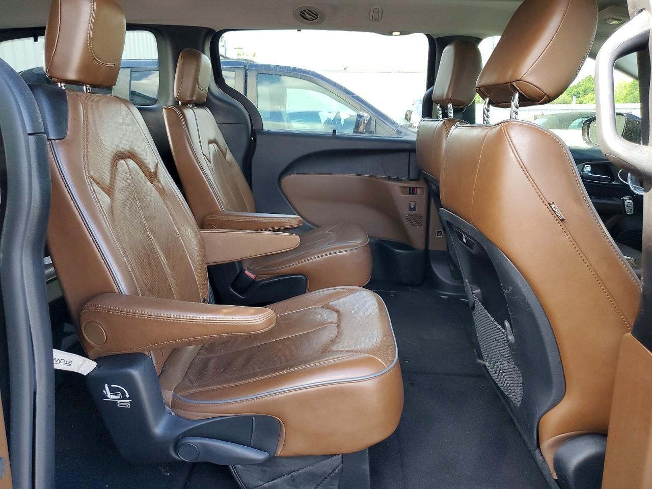 Chrysler Pacifica Limited