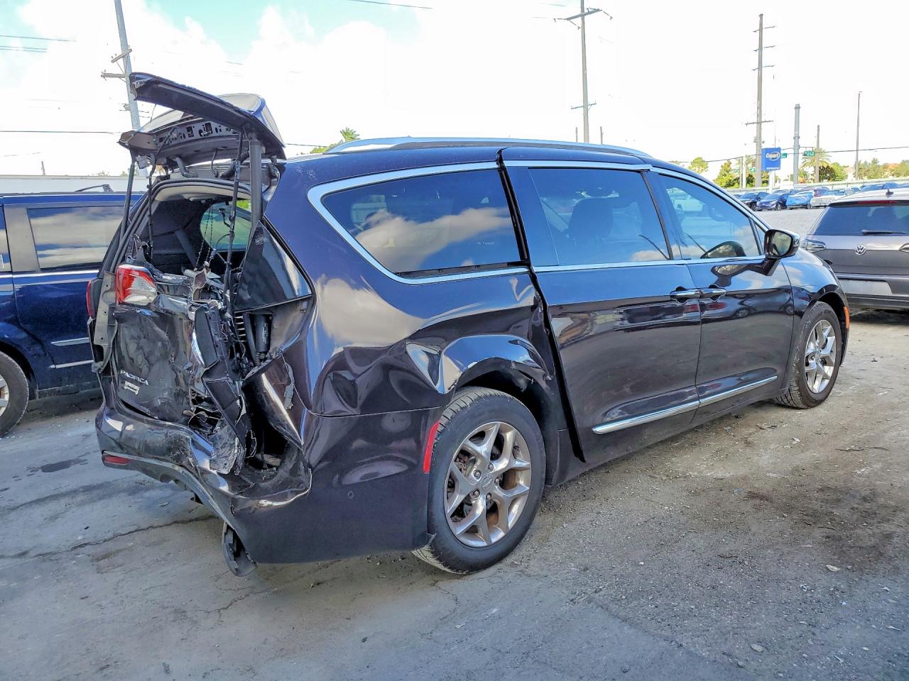 Chrysler Pacifica Limited