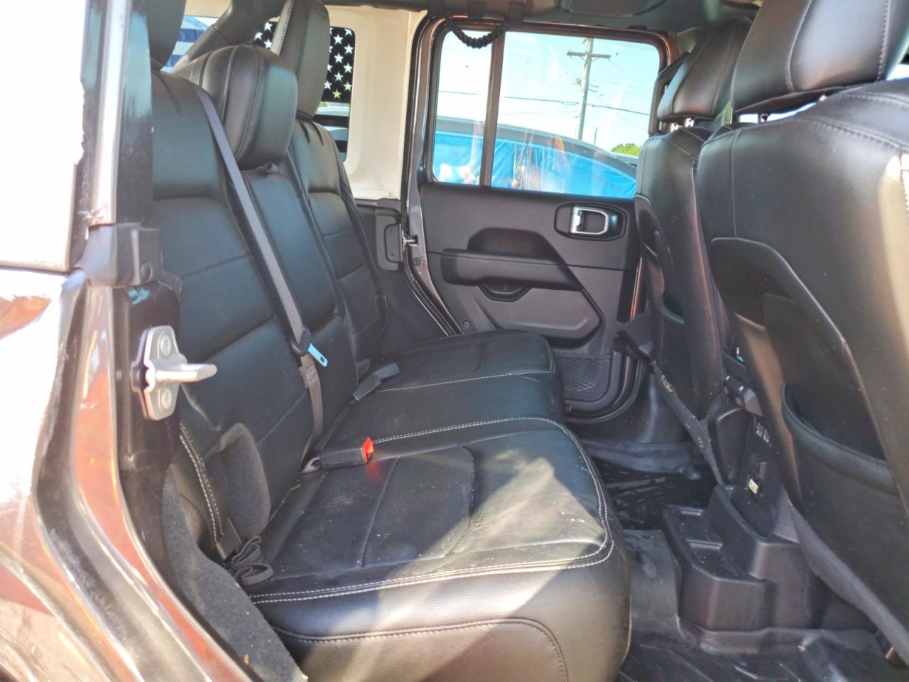 Jeep Wrangler Sahara
