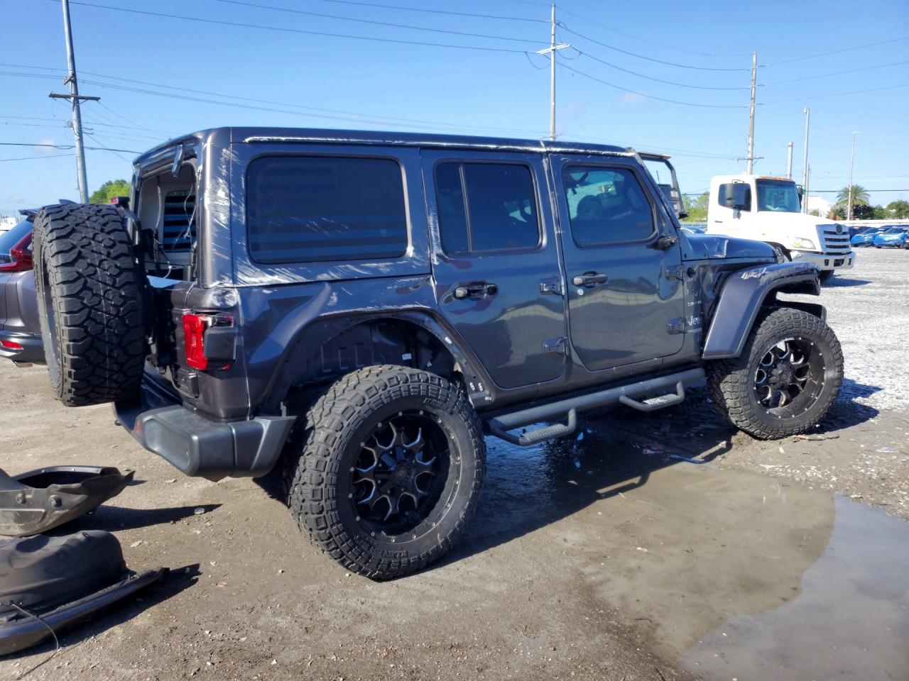 Jeep Wrangler Sahara