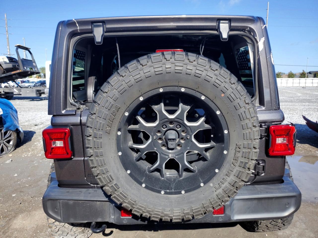 Jeep Wrangler Sahara