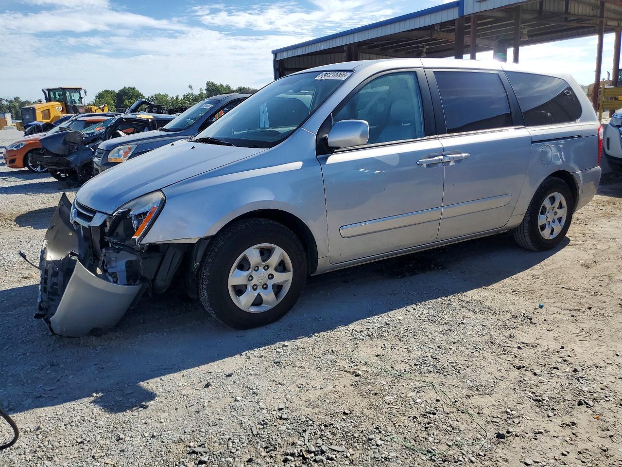 Salvage Kia Sedona Image