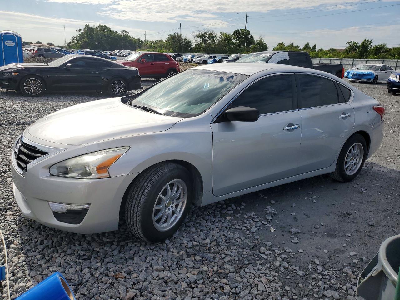 Salvage Nissan Altima Image