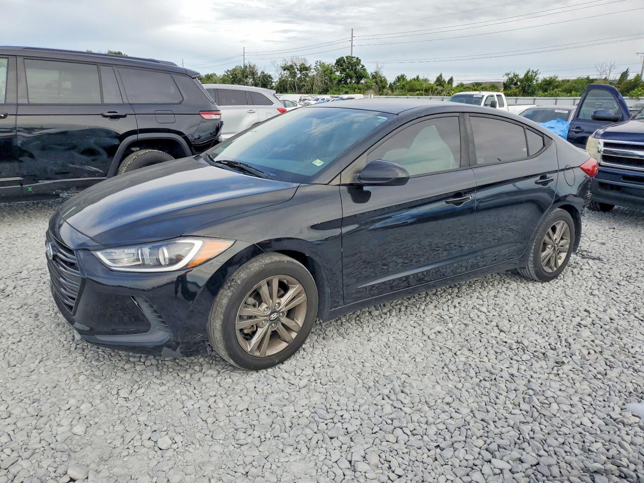 Salvage Hyundai ELANTRA Image
