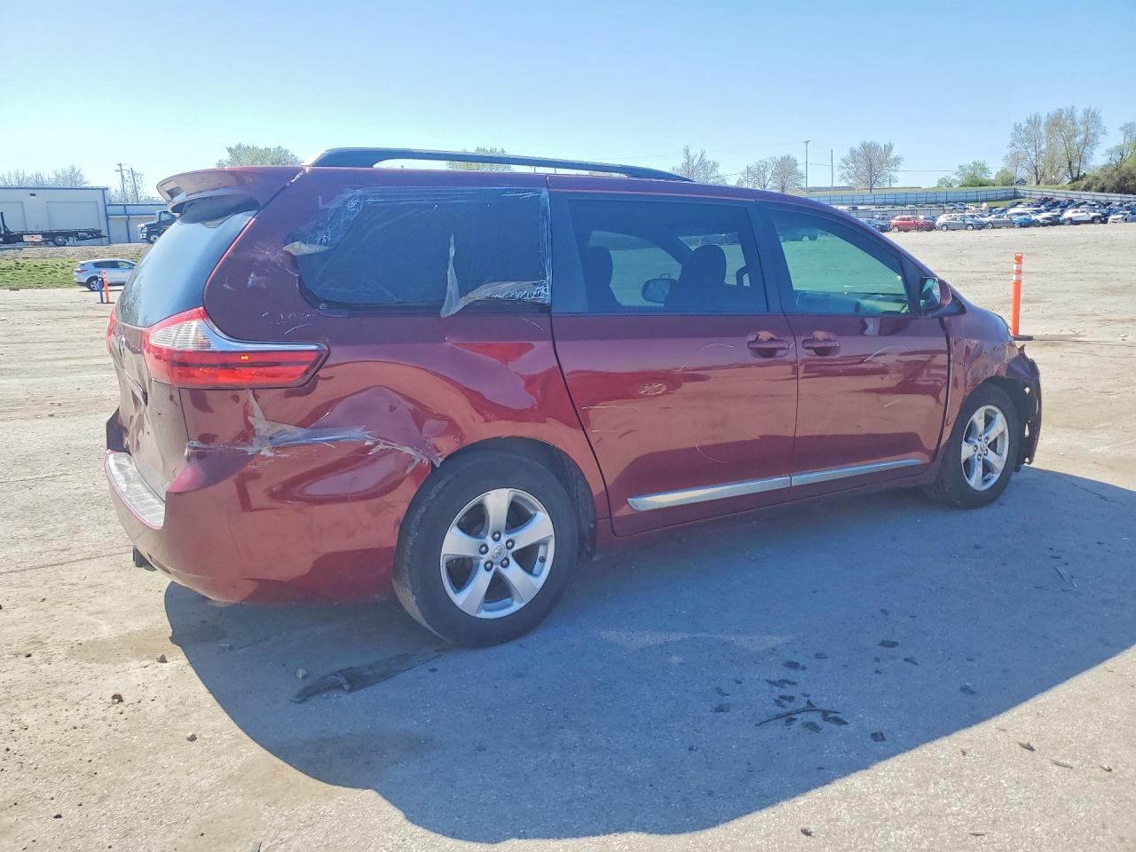 Toyota Sienna Le 8-passenger