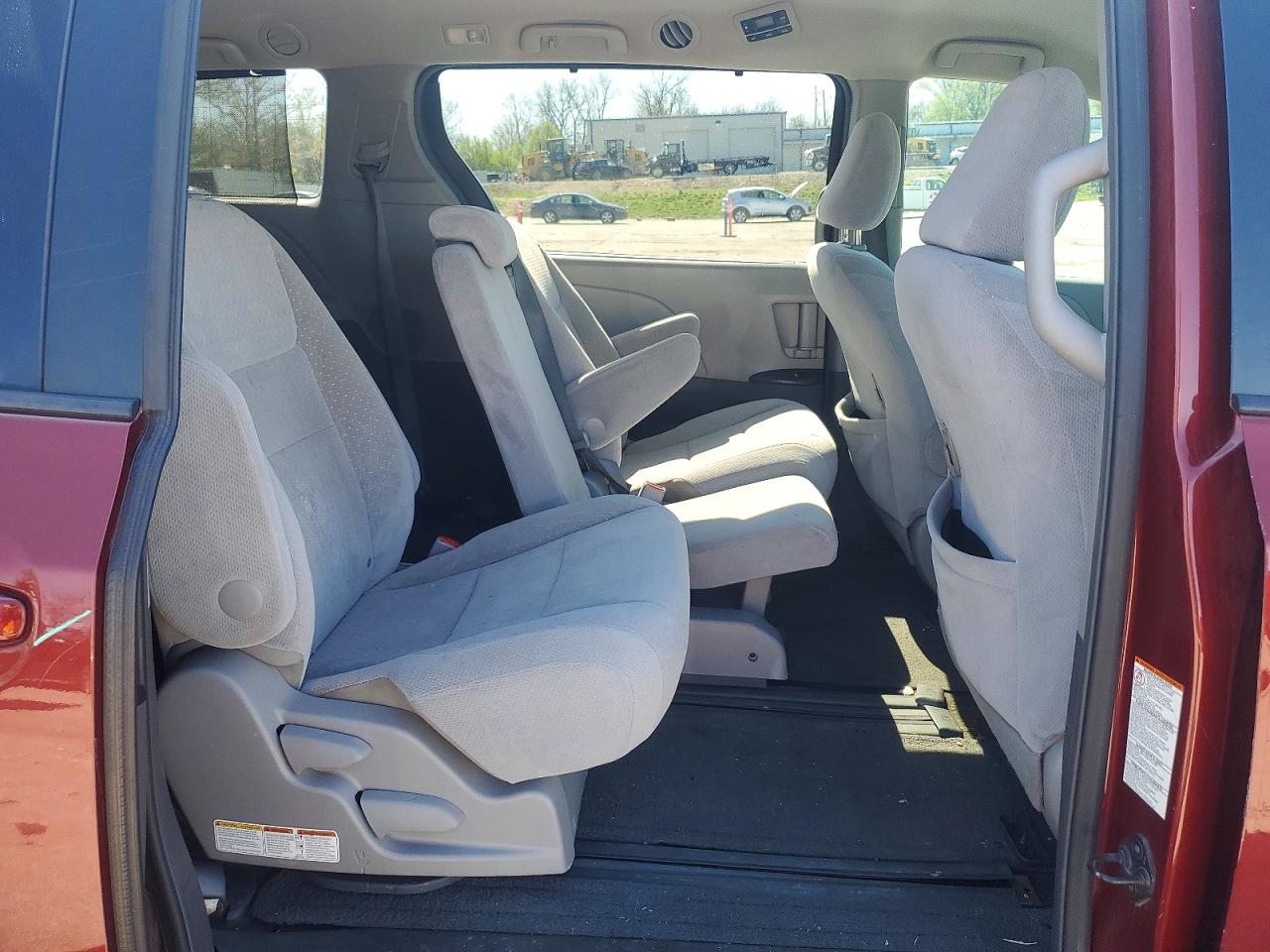 Toyota Sienna Le 8-passenger