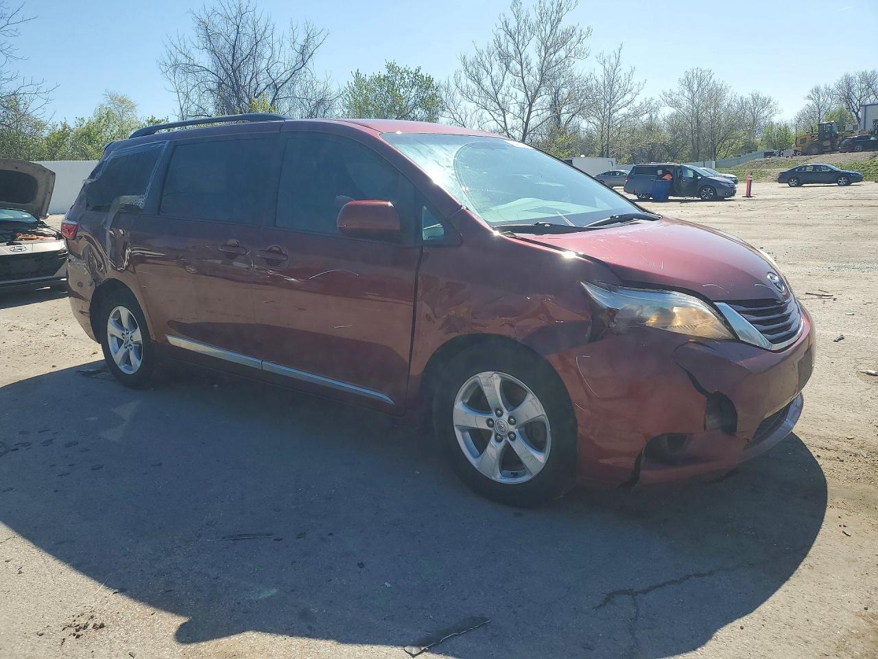 Toyota Sienna Le 8-passenger