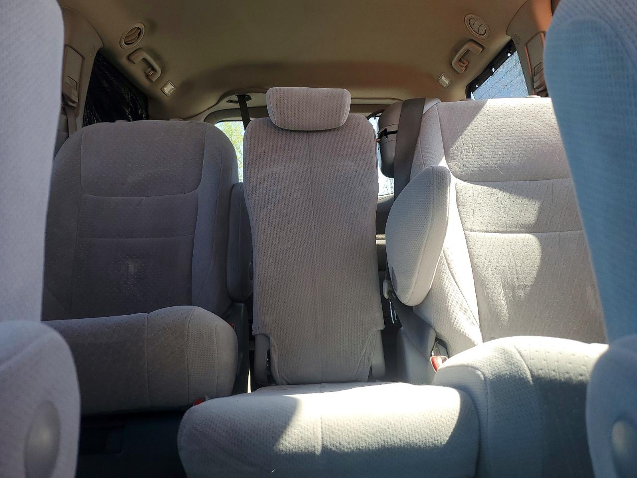 Toyota Sienna Le 8-passenger