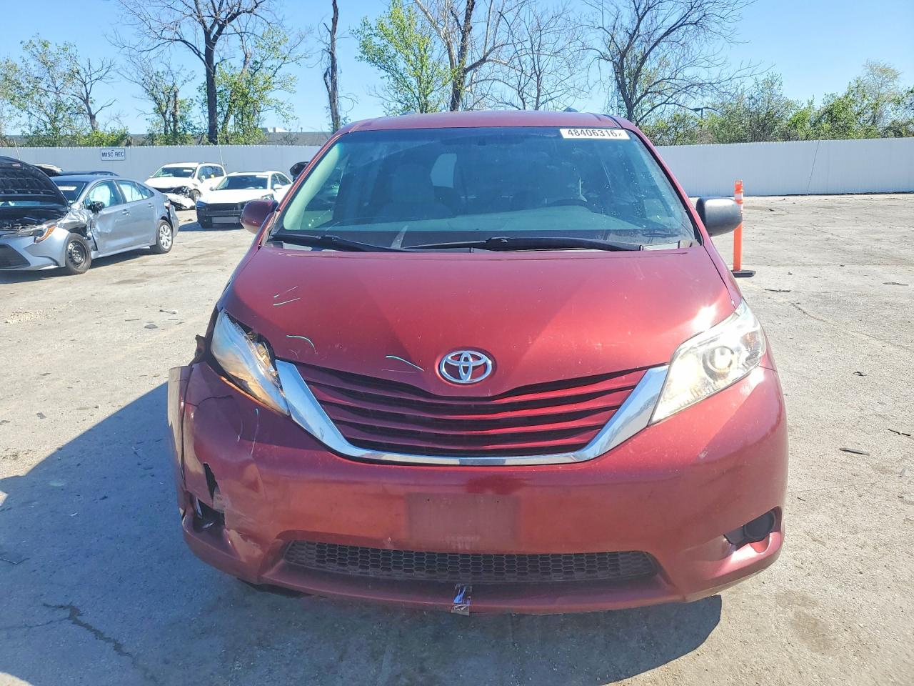 Toyota Sienna Le 8-passenger