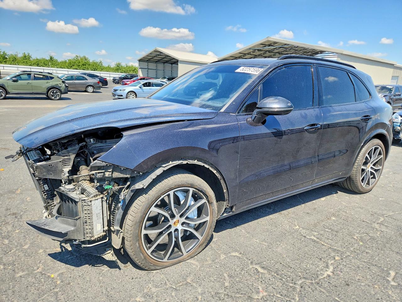 Salvage Porsche Cayenne Image