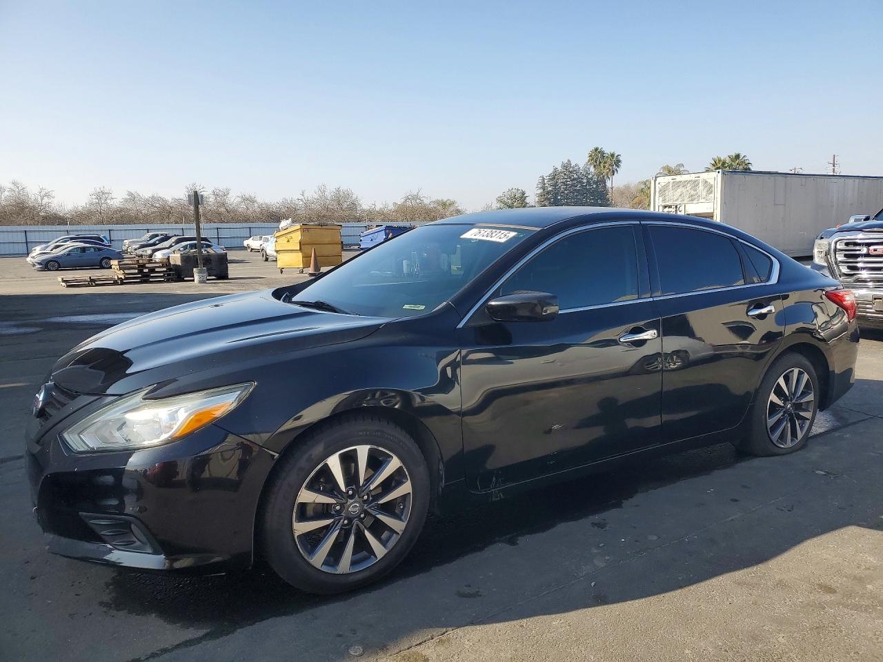 Salvage Nissan Altima Image