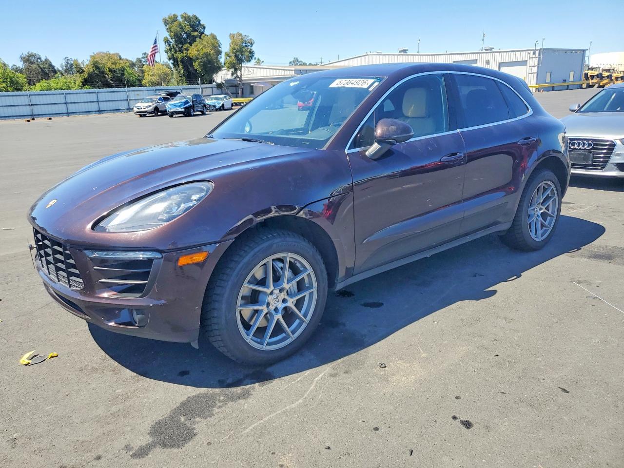 Salvage Porsche Macan Image