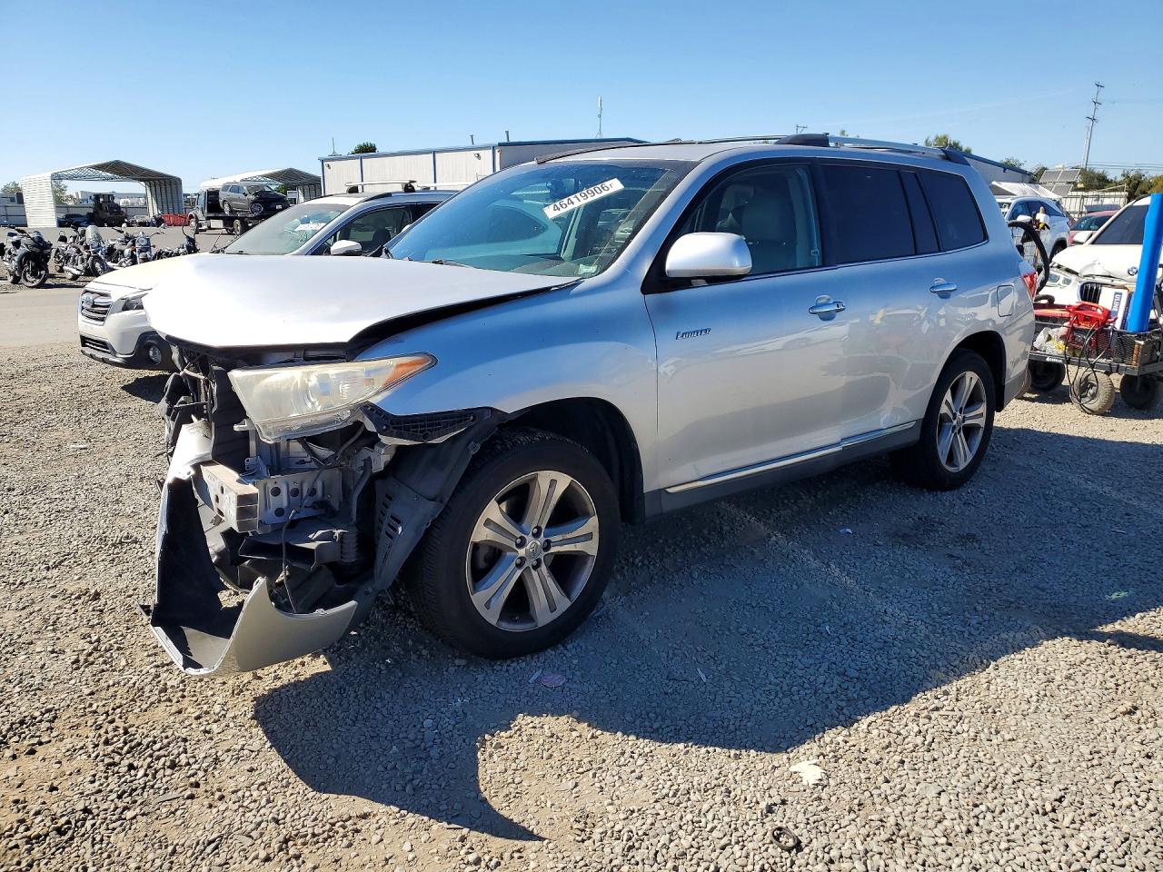 Salvage Toyota Highlander Image