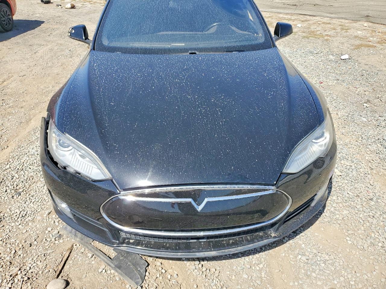 Tesla Model S 85d