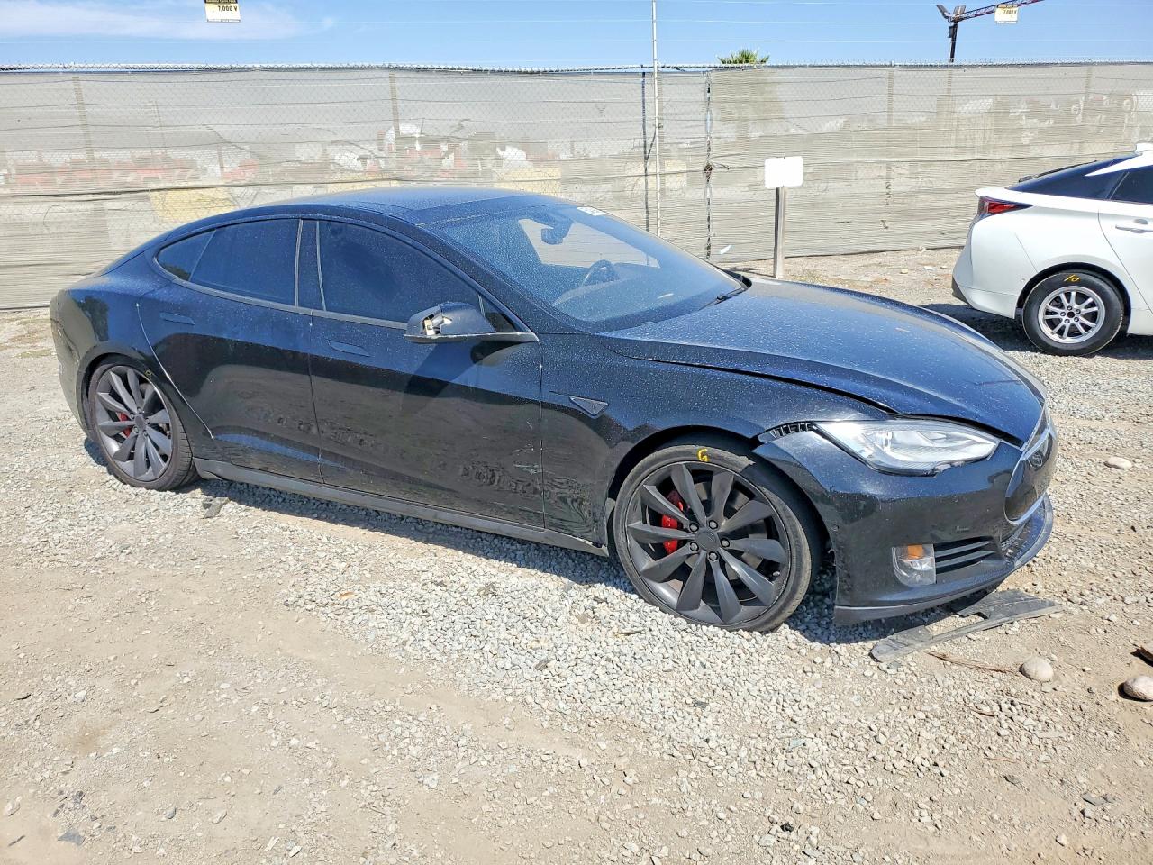 Tesla Model S 85d