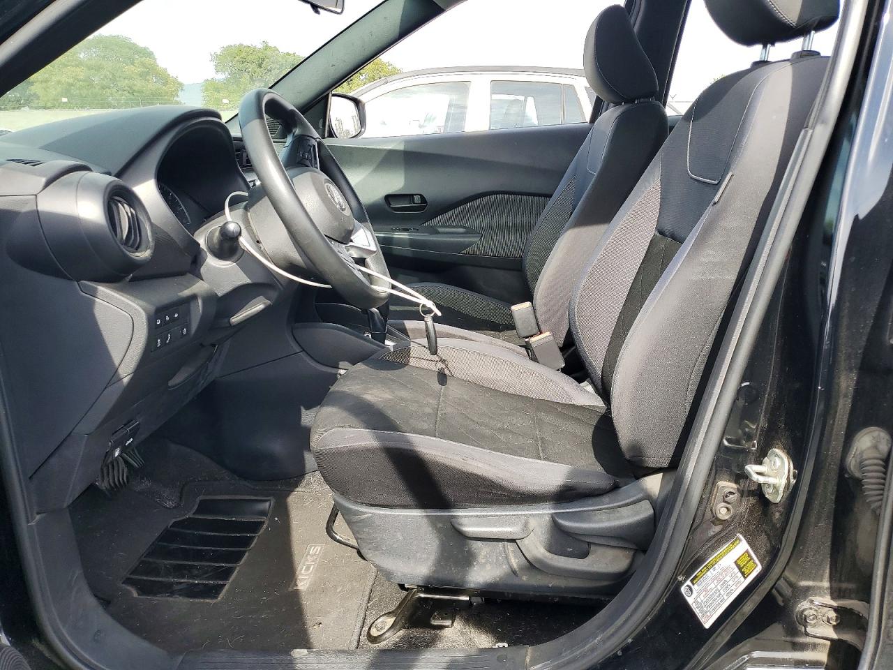 Nissan Kicks S