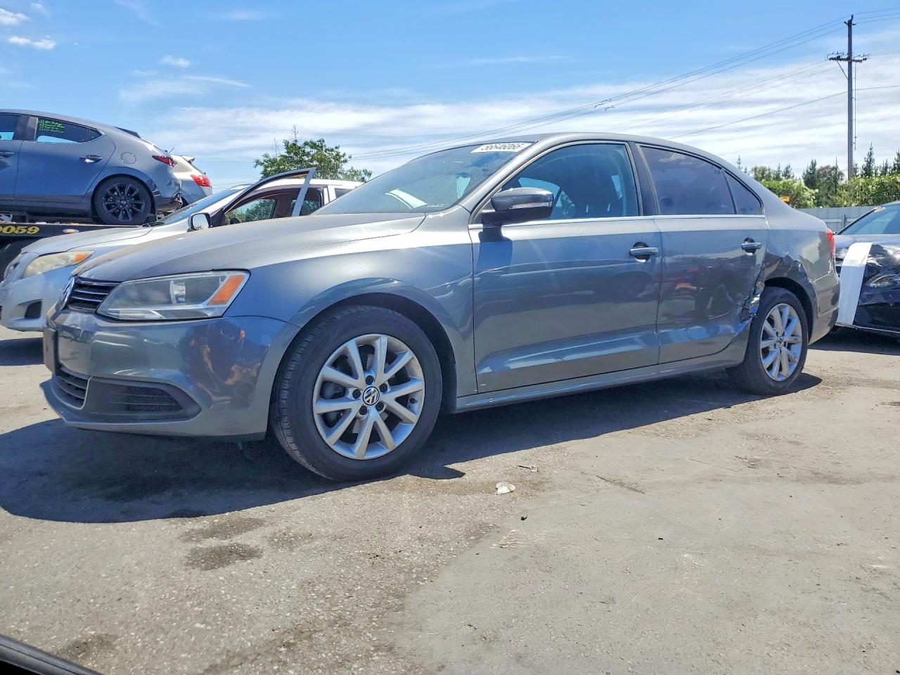 Salvage Volkswagen Jetta Image