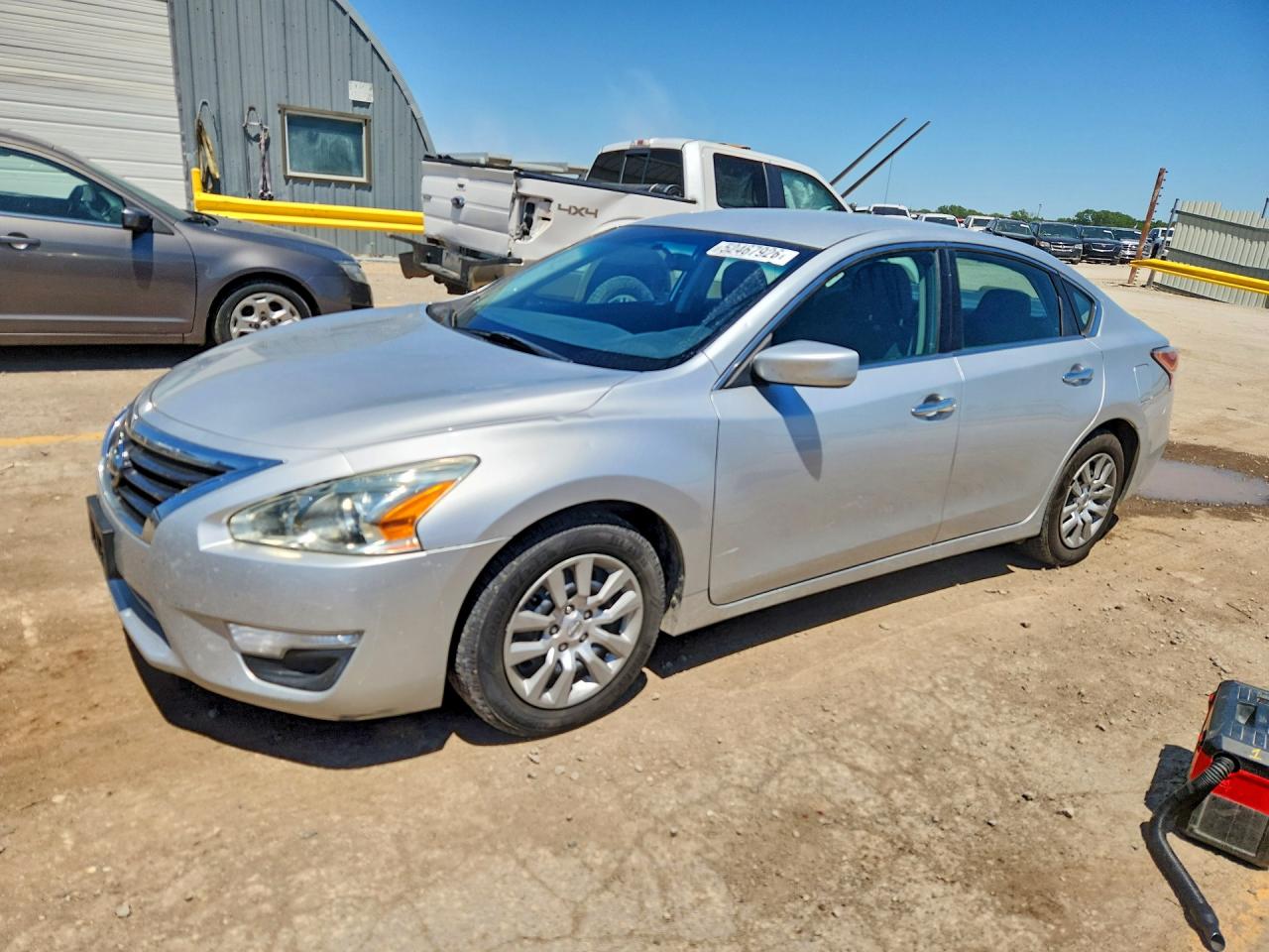 Salvage Nissan Altima Image