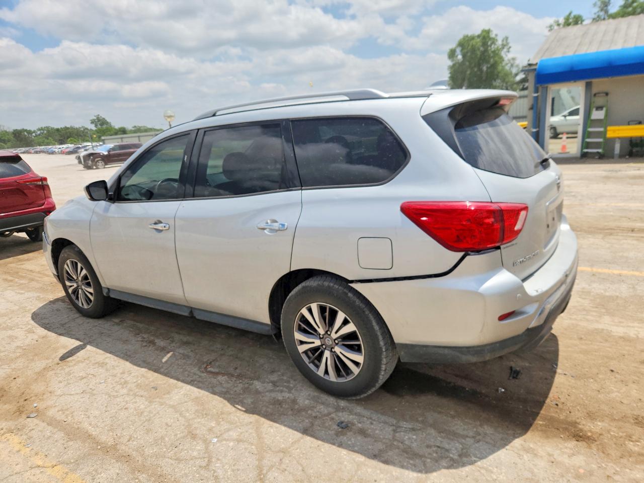 Nissan Pathfinder Sv