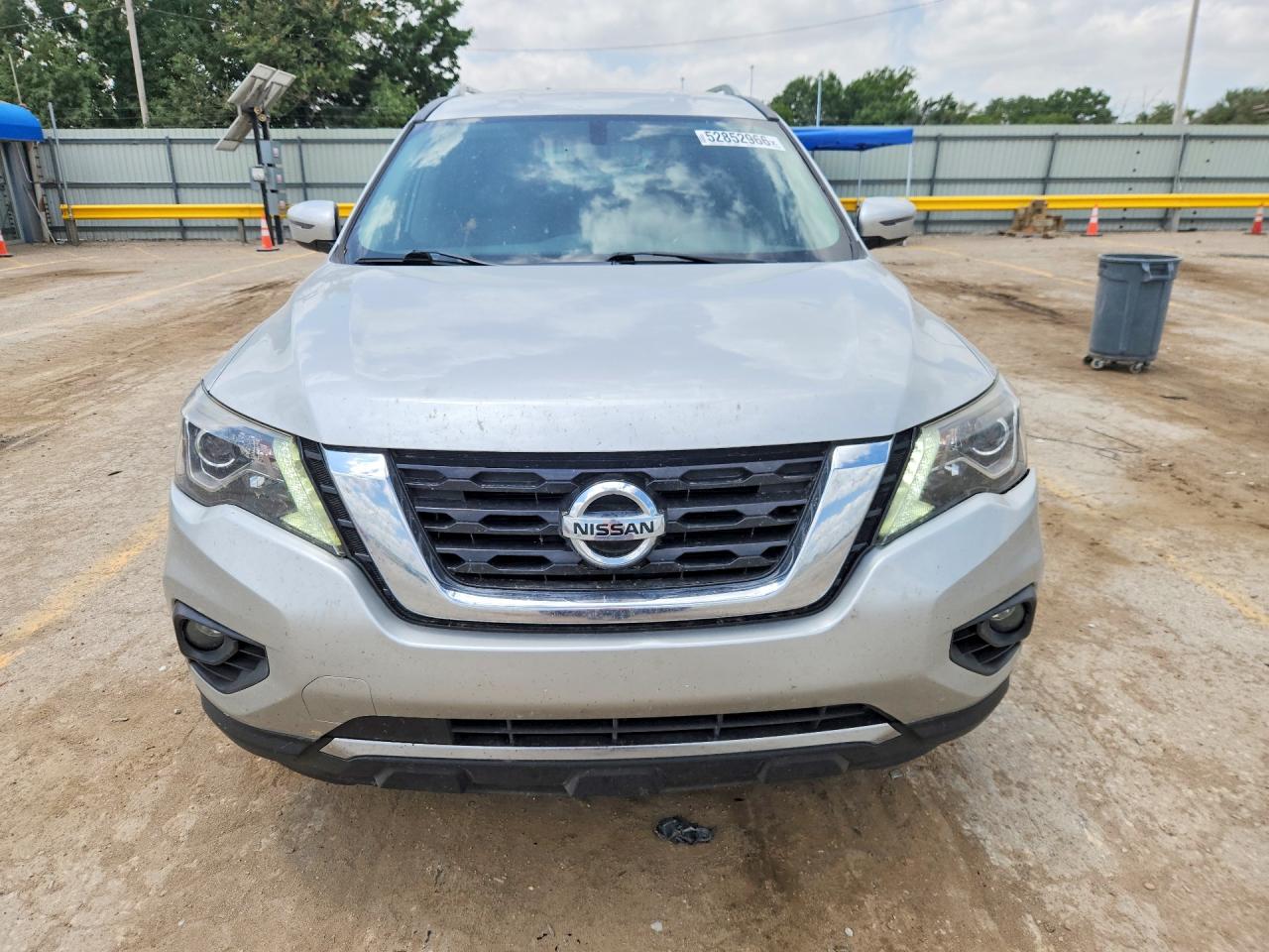 Nissan Pathfinder Sv
