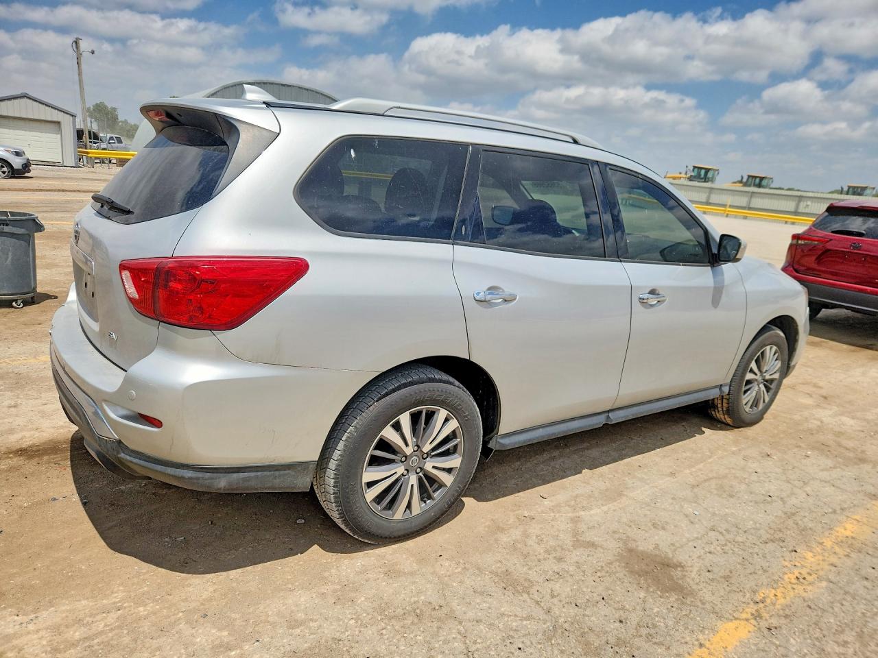 Nissan Pathfinder Sv