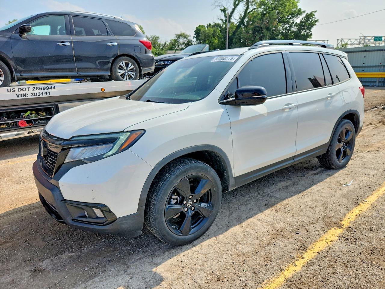 Salvage Honda Passport Image