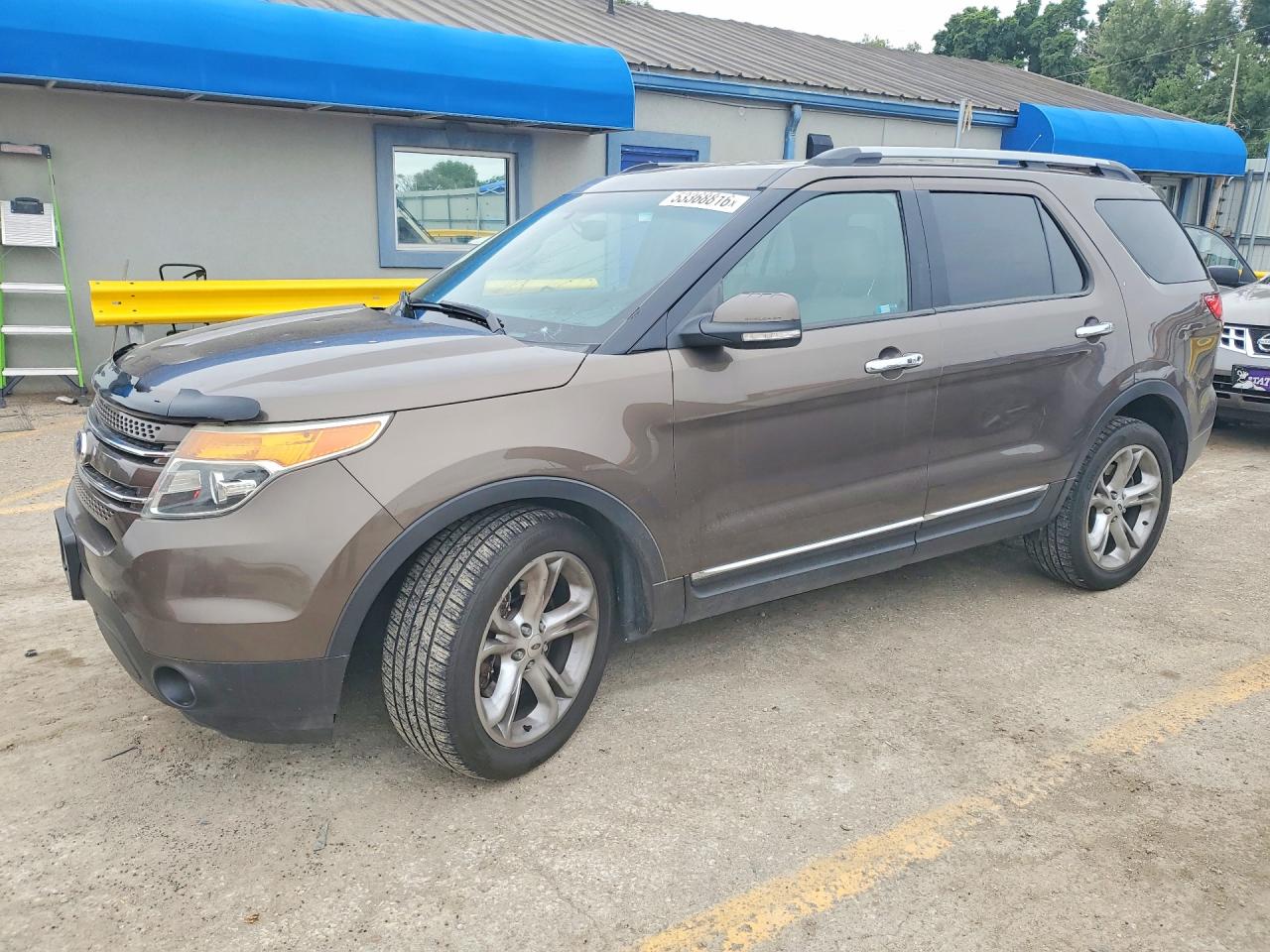 Salvage Ford Explorer Image