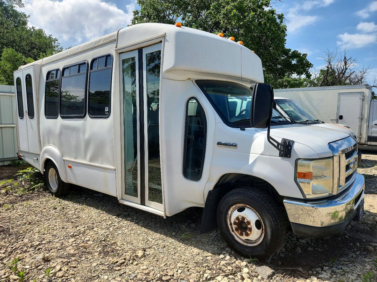 Salvage Ford Econoline Image