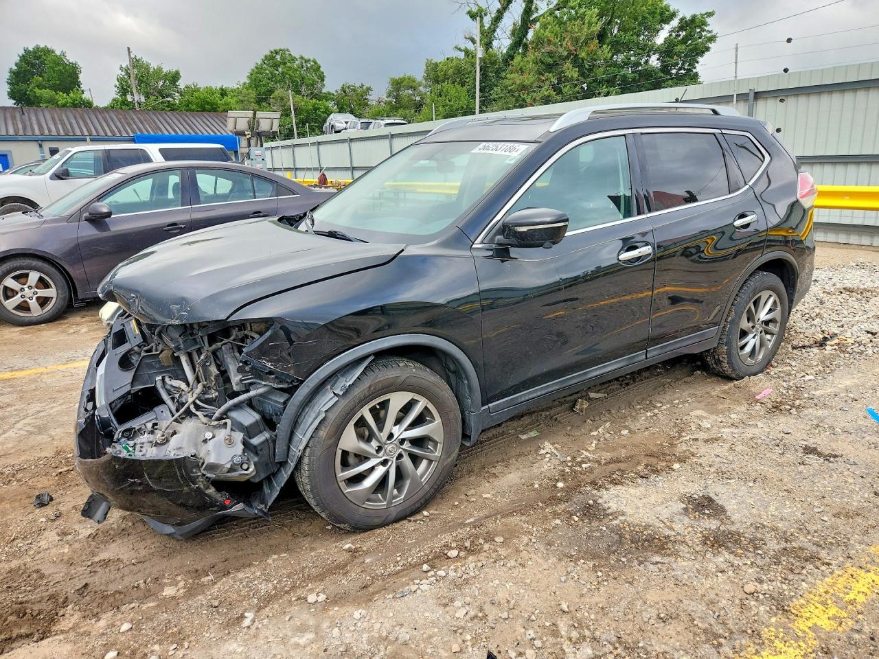 Salvage Nissan Rogue Image