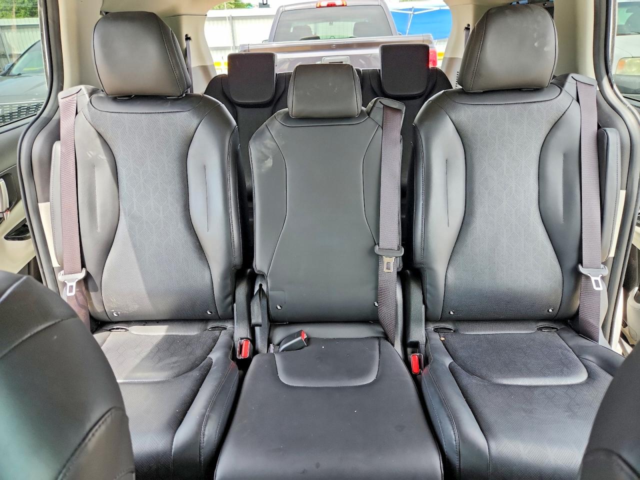 Kia Carnival Ex