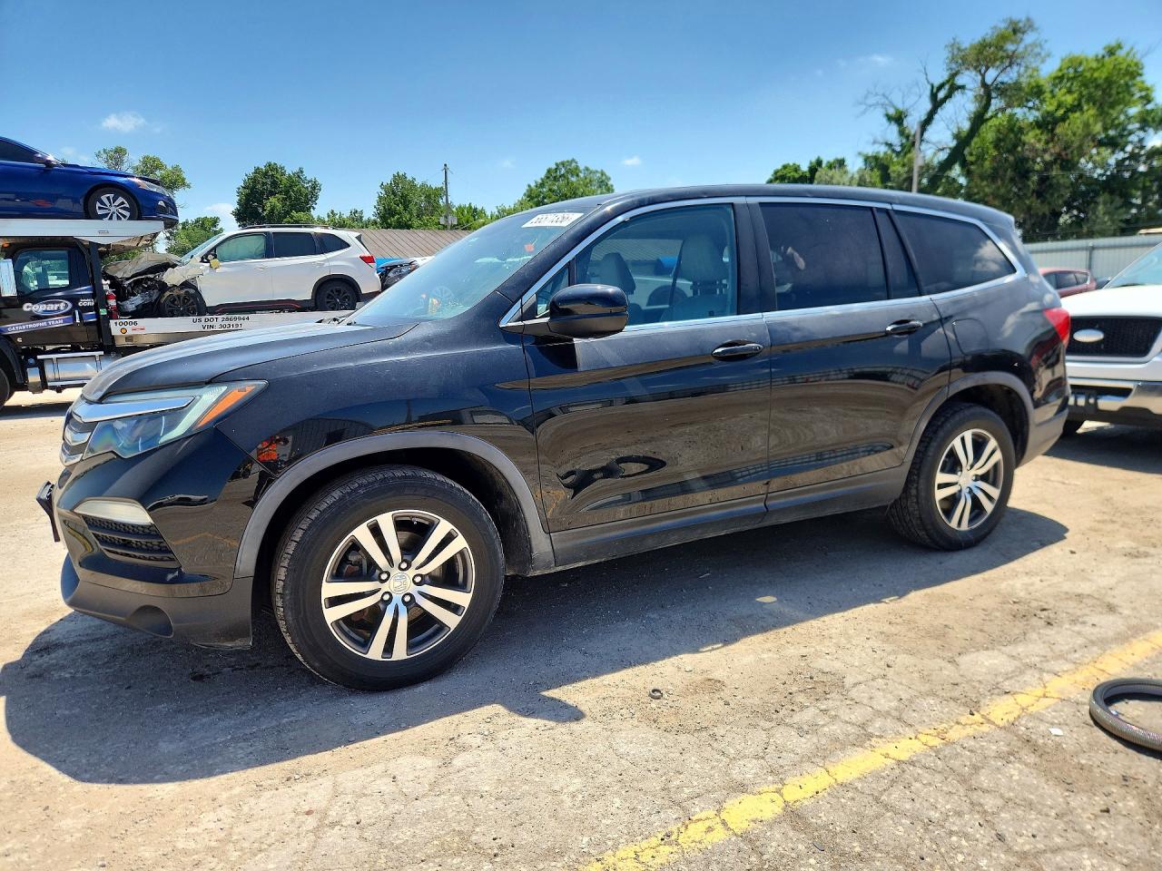 Salvage Honda Pilot Image