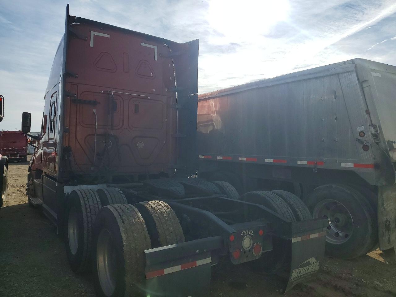 Freightliner Cascadia 126