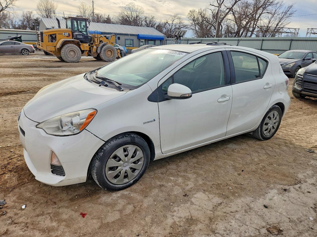 Salvage Toyota Prius Image