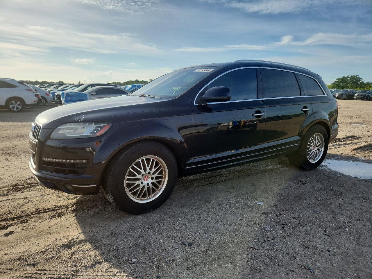 Salvage Audi Q7 Image