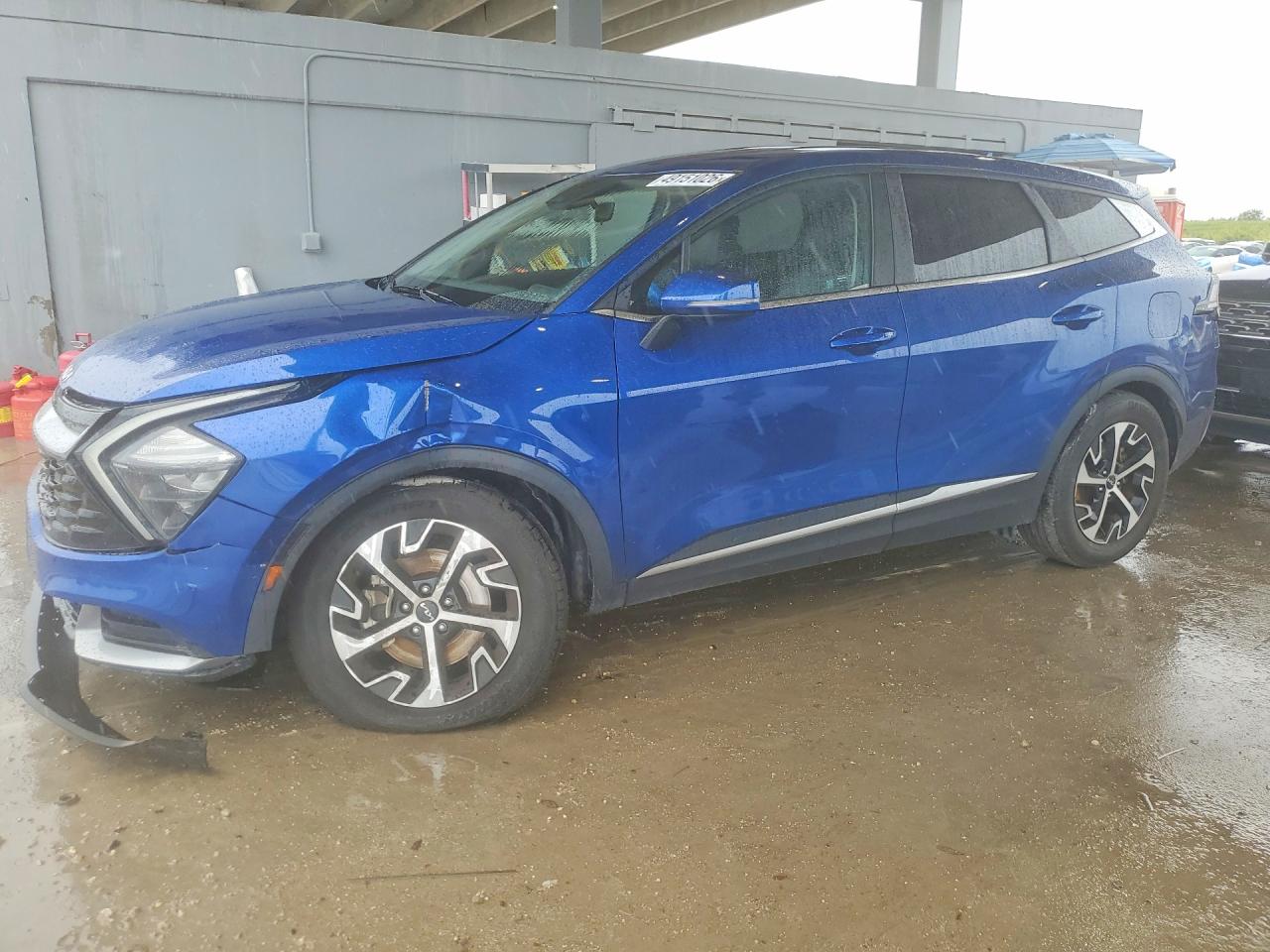 Salvage Kia Sportage Image