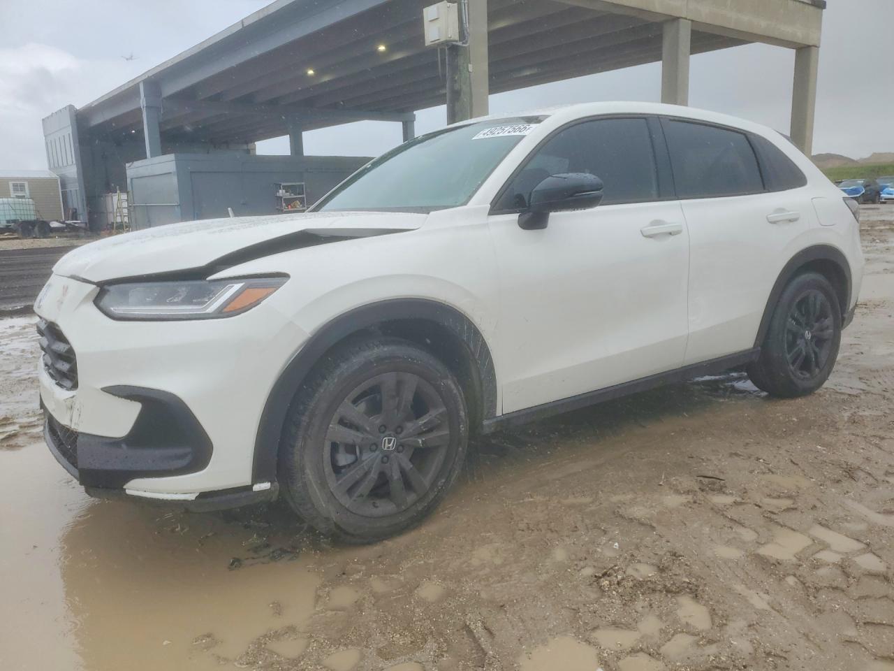 Salvage Honda HR-V Image