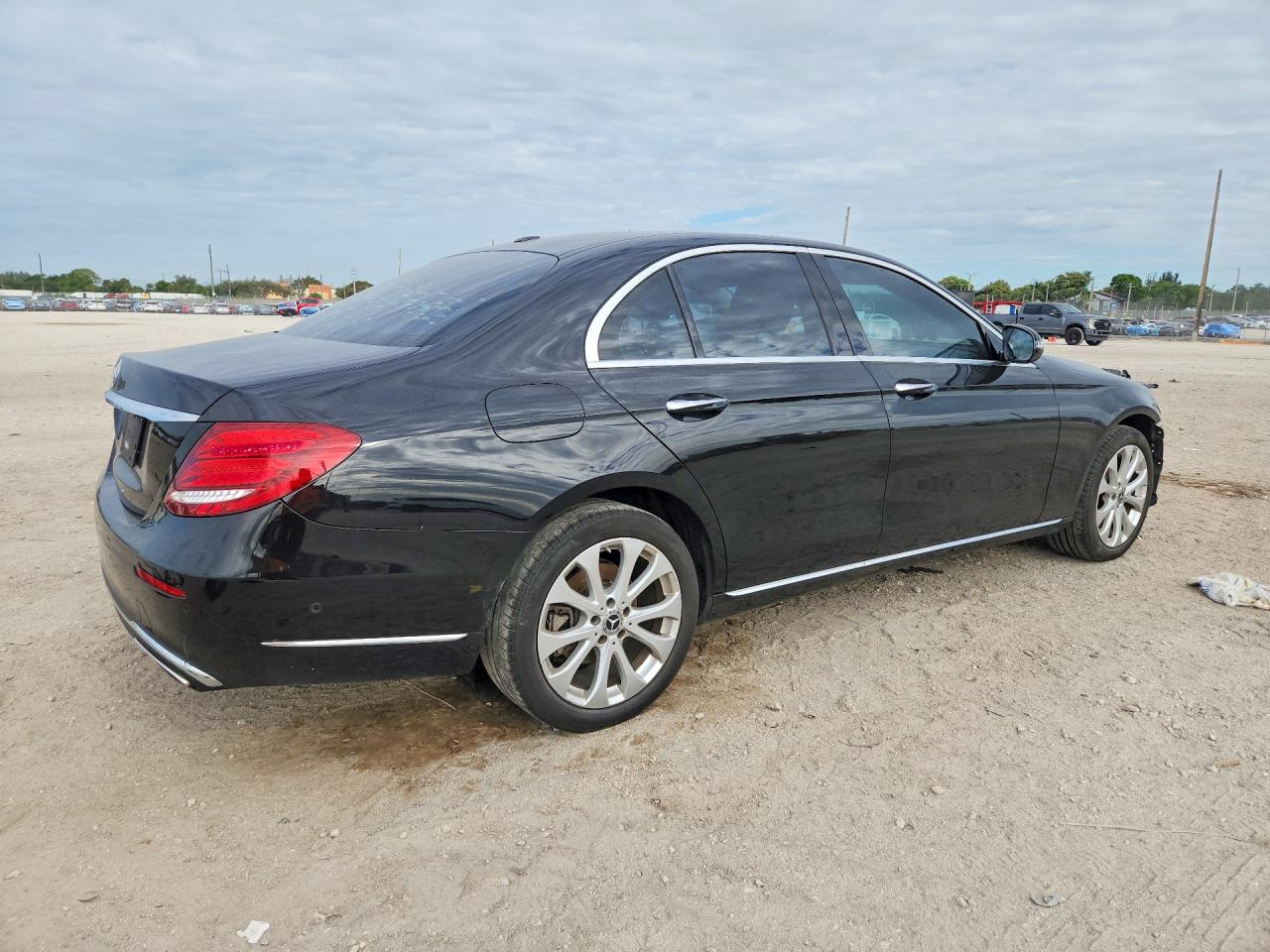 Mercedes-Benz E-Class 300