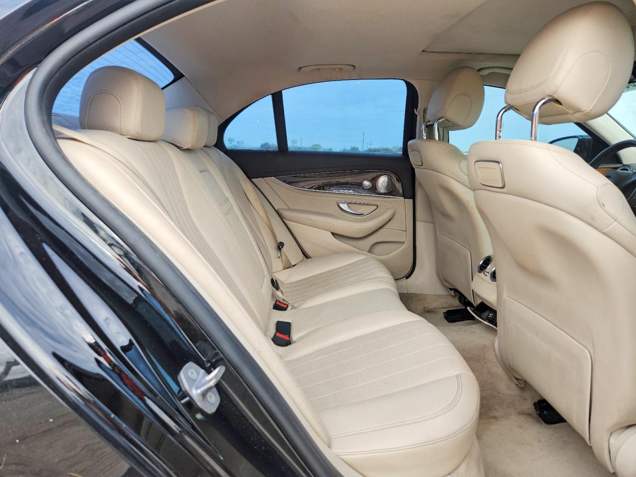 Mercedes-Benz E-Class 300