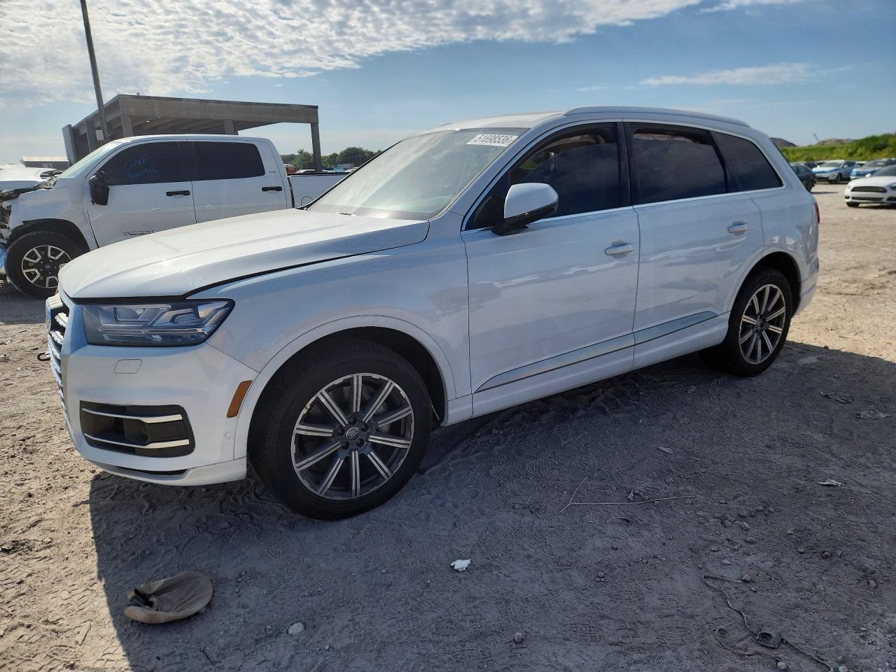Salvage Audi Q7 Image
