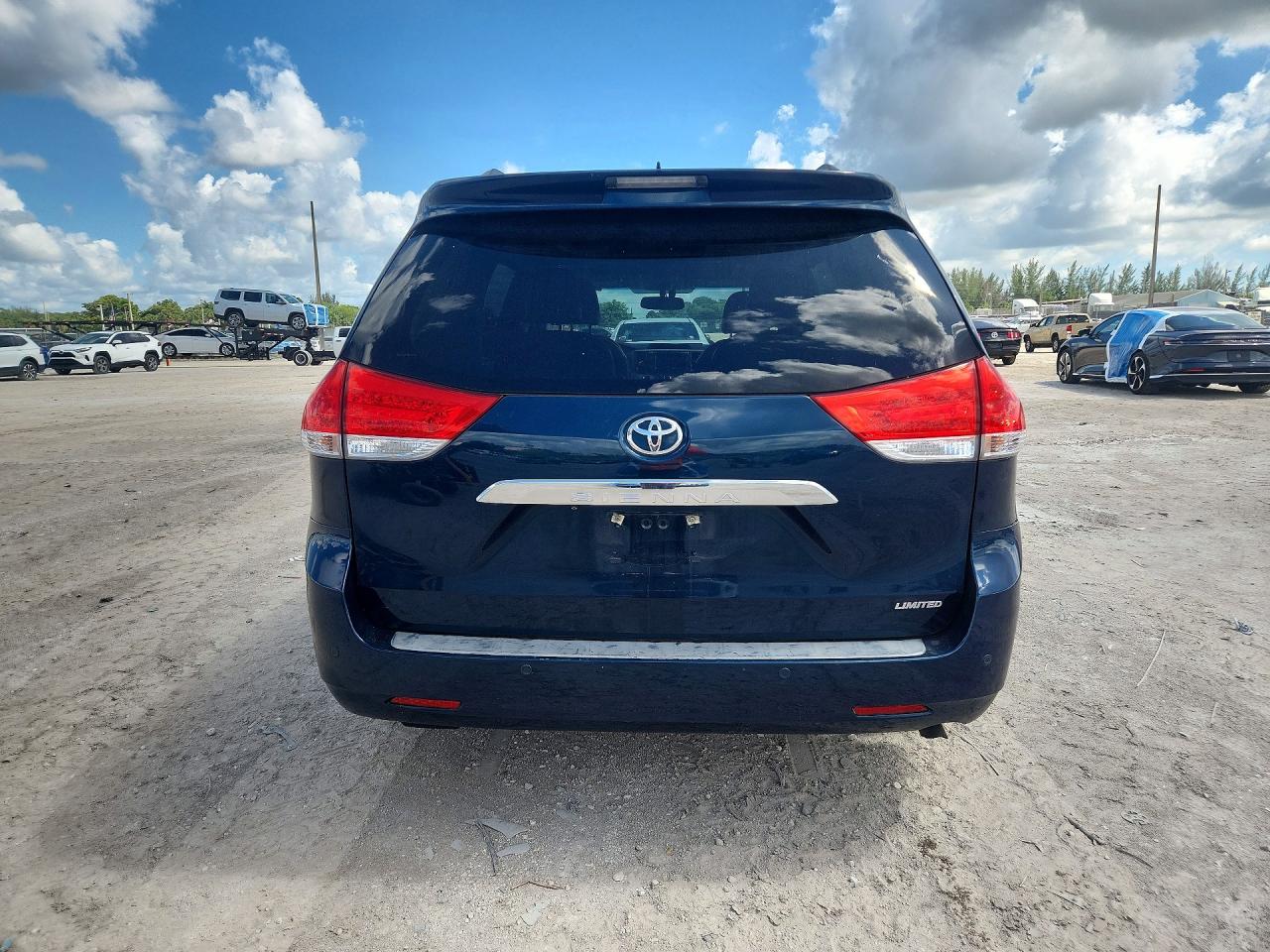 Toyota Sienna Limited 7-passenger