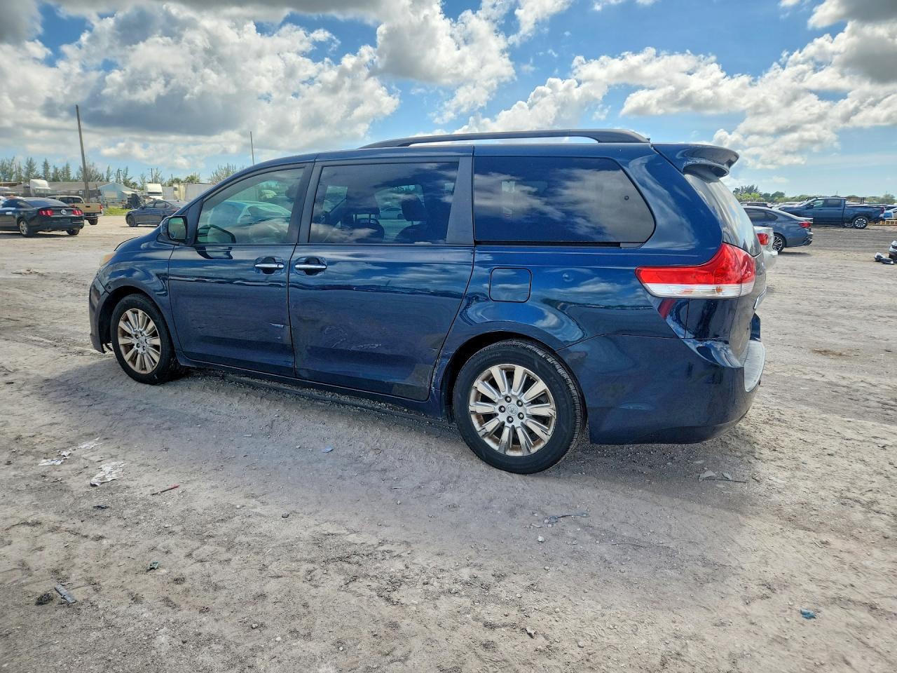 Toyota Sienna Limited 7-passenger