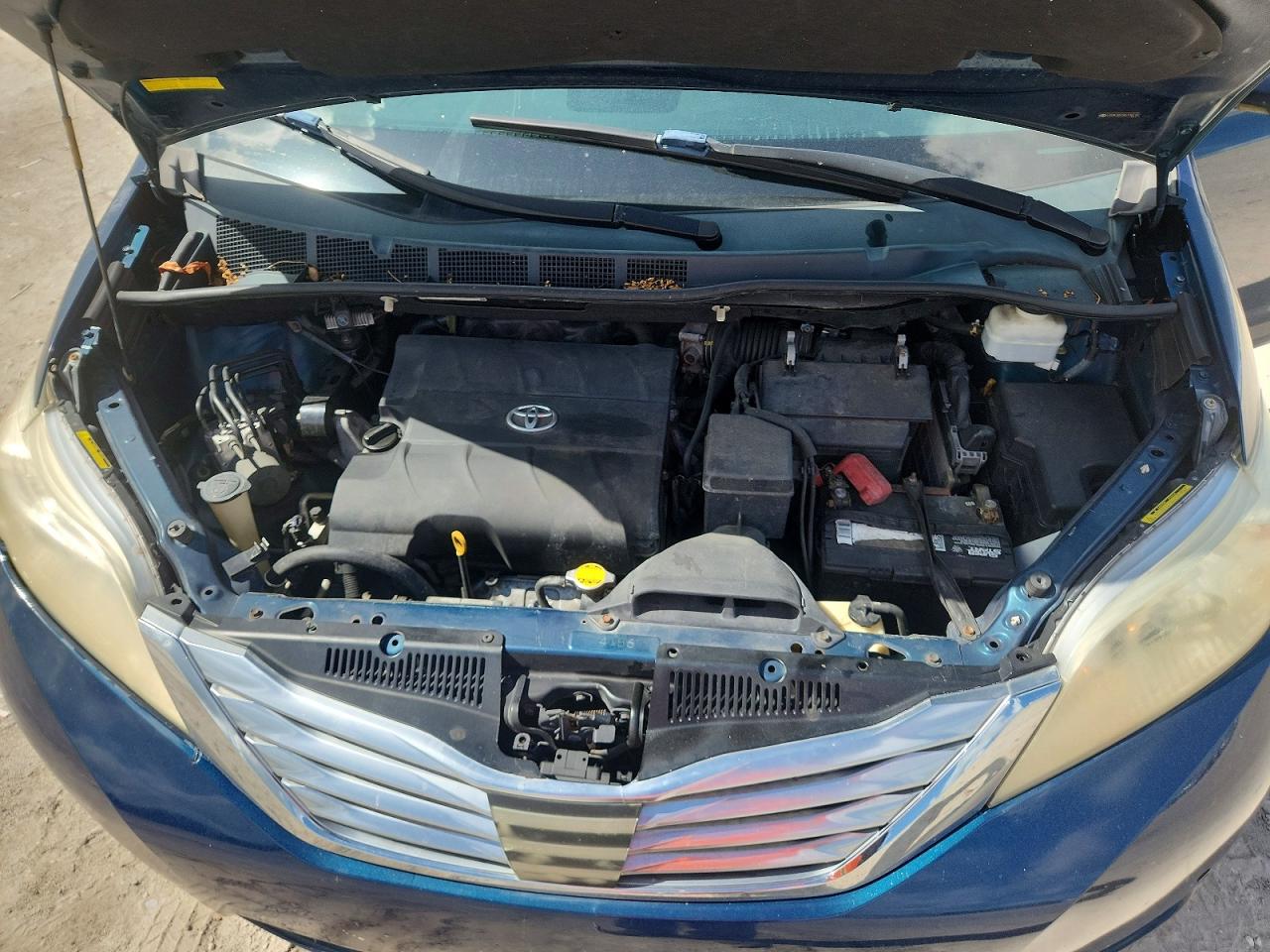 Toyota Sienna Limited 7-passenger